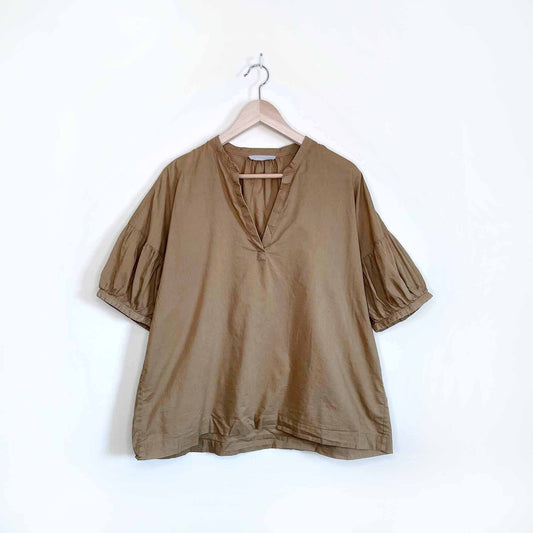 everlane the split-neck puff-sleeve air shirt in hazel - size 14