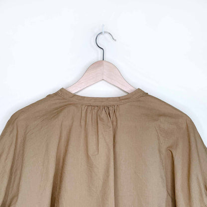 everlane the split-neck puff-sleeve air shirt in hazel - size 14