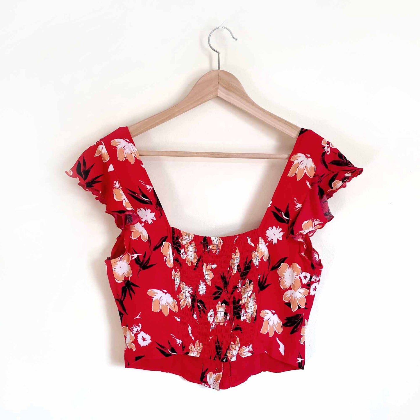 Forever 21 red floral button down crop top flutter sleeve - size Medium