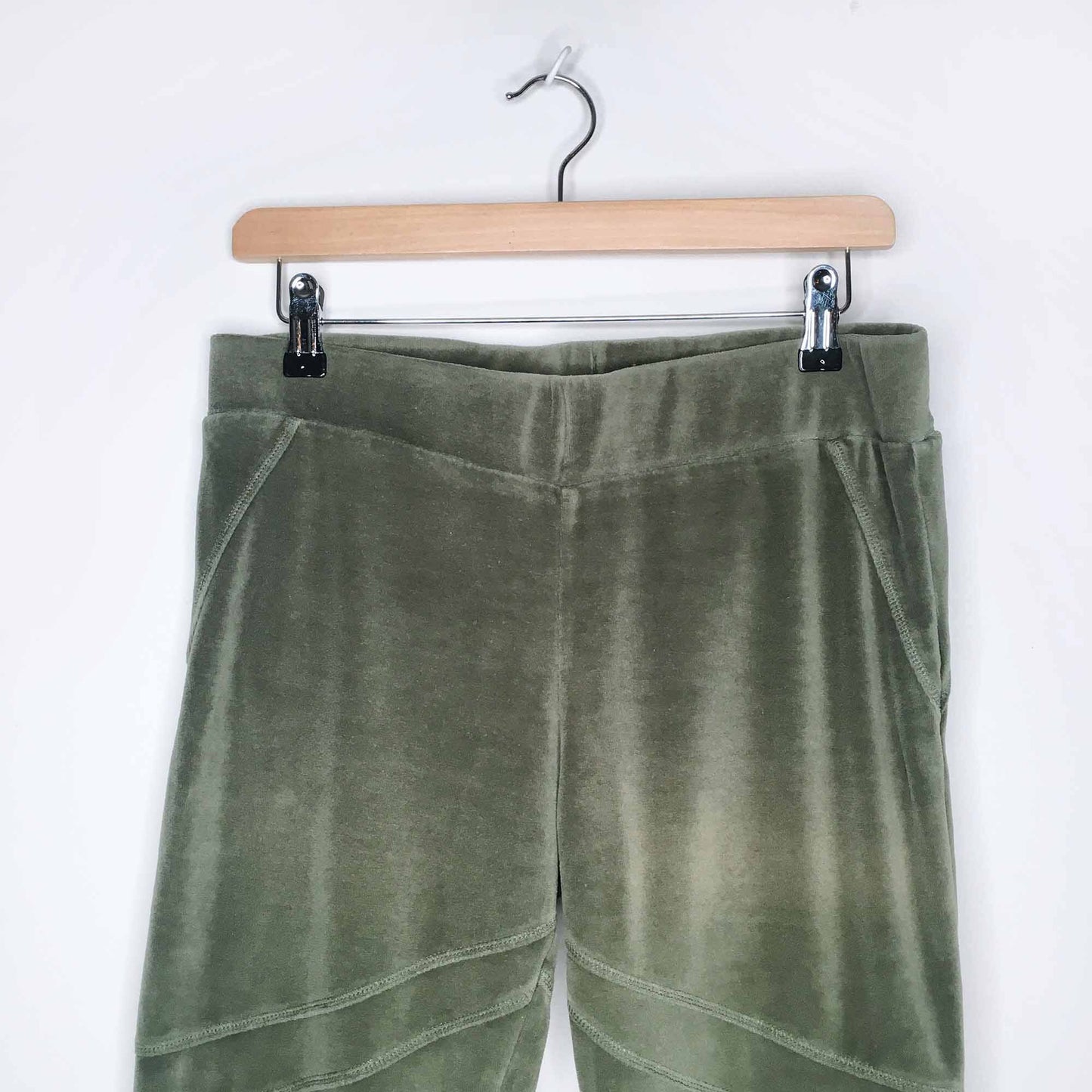 Farm Rio moto reinforced velour lounge pants - size Medium