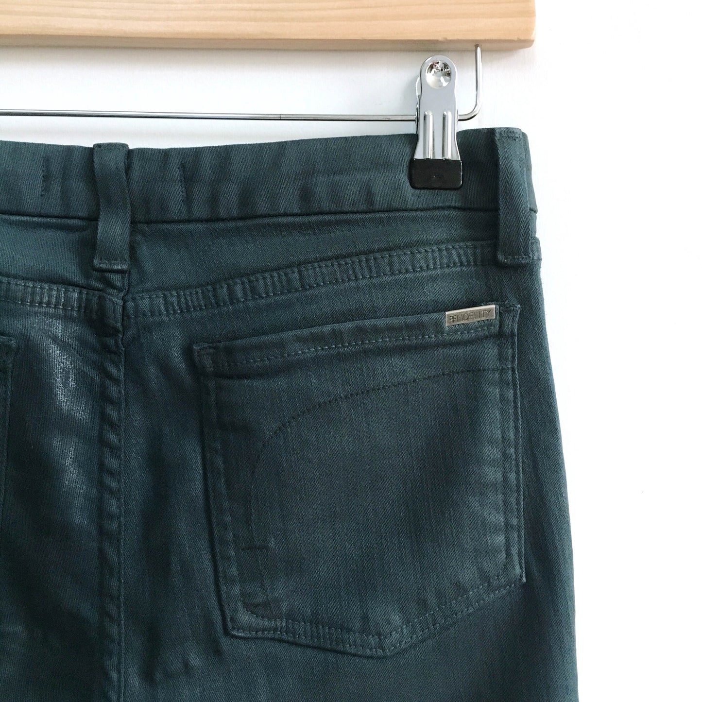 Fidelity ACE Coated Mid-rise Slim Jean - size 29