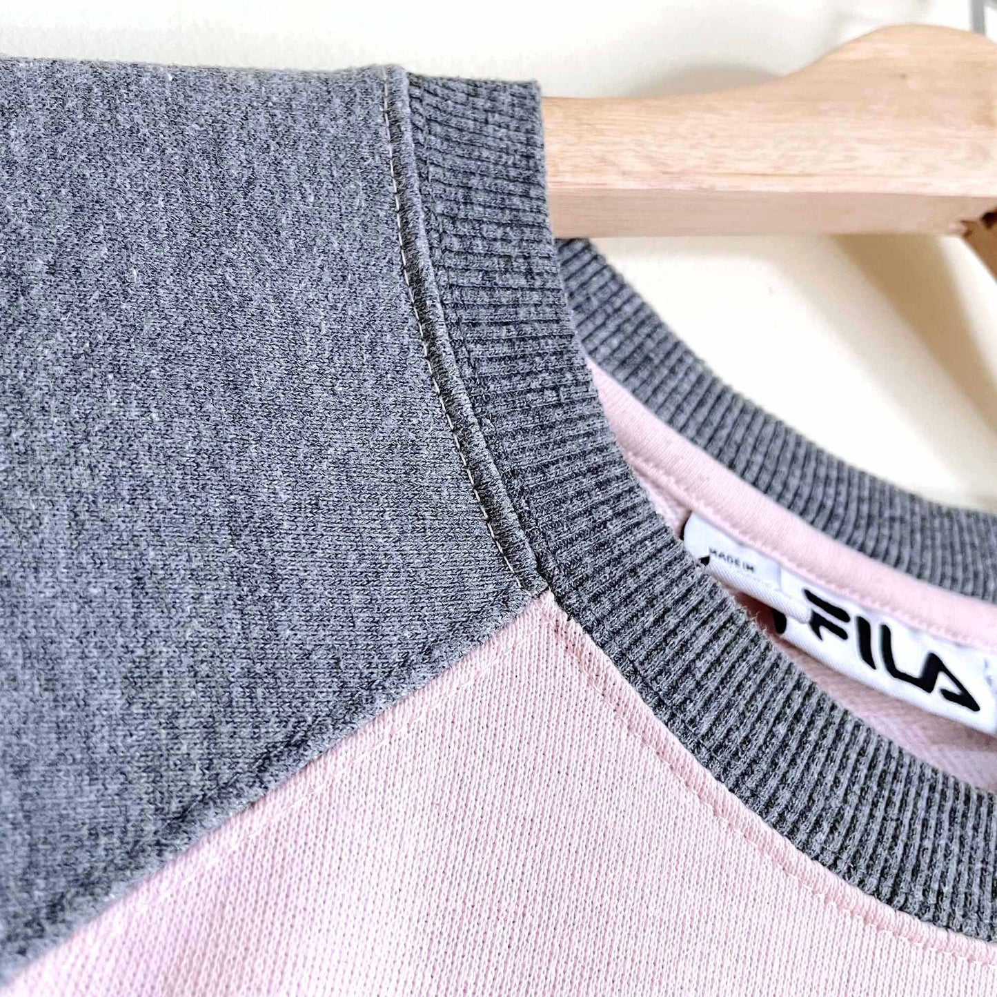 FILA raglan colorblock logo crewneck sweatshirt - size xs