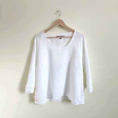 Flax crop linen pullover with side buttons - size Medium