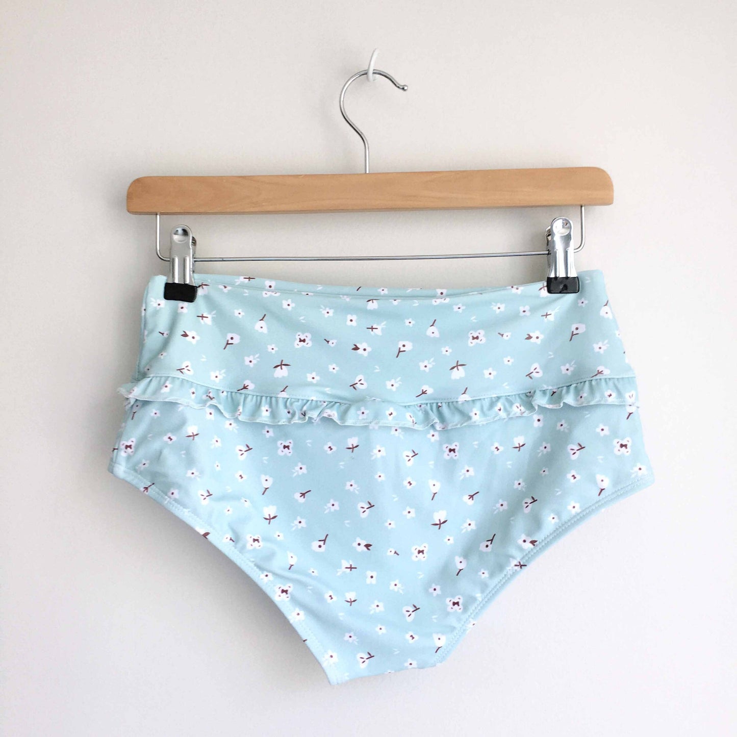 NWOT Nancy Lay 2-piece ruffled high rise swim suit - size Small