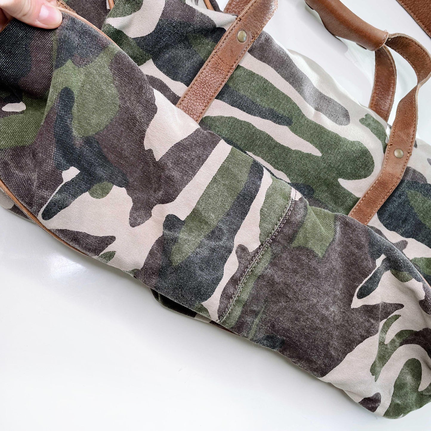 fossil camo duffle bag with brown leather trim