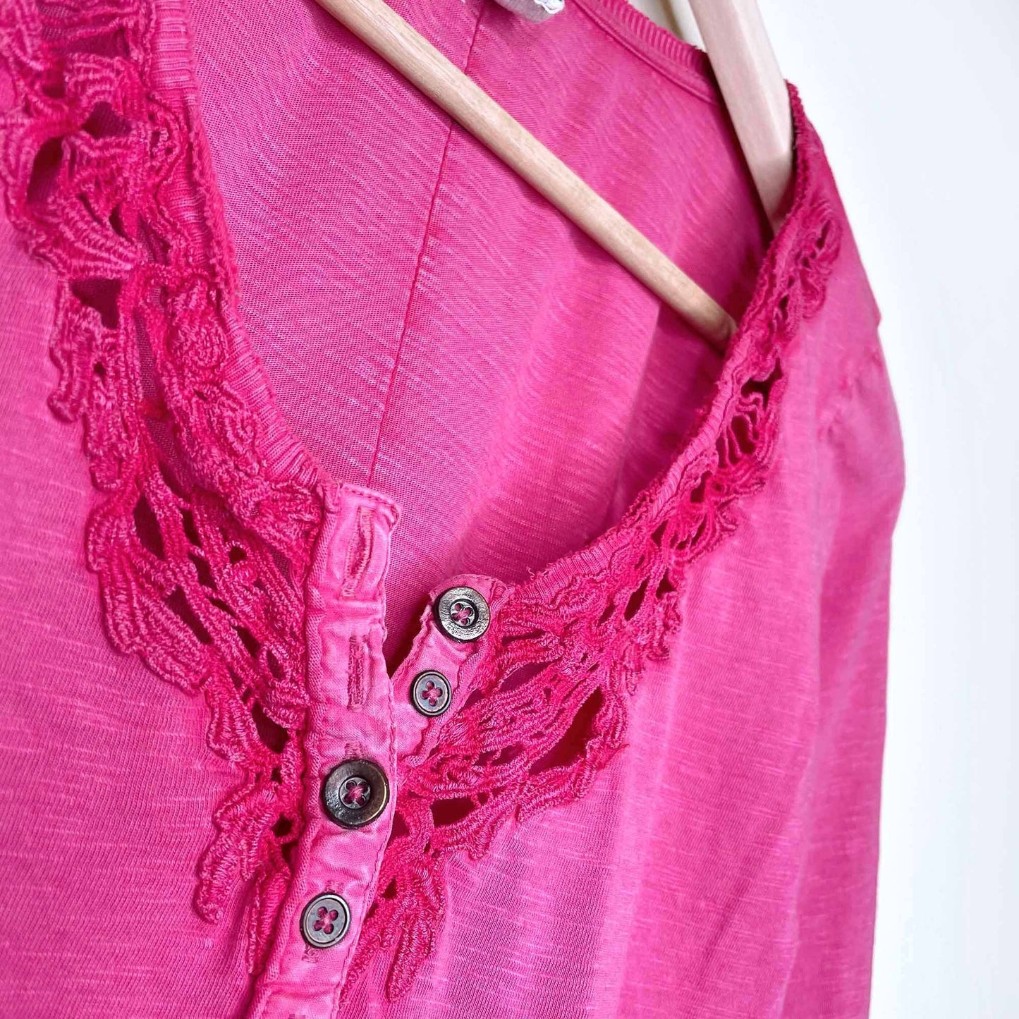 we the free lou legacy crochet henley long sleeve tee - size xs