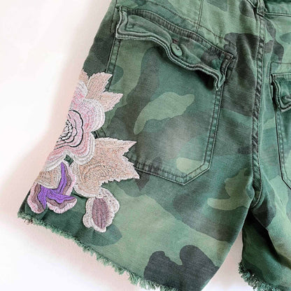 Free People embroidered scout camo utility shorts - size 26