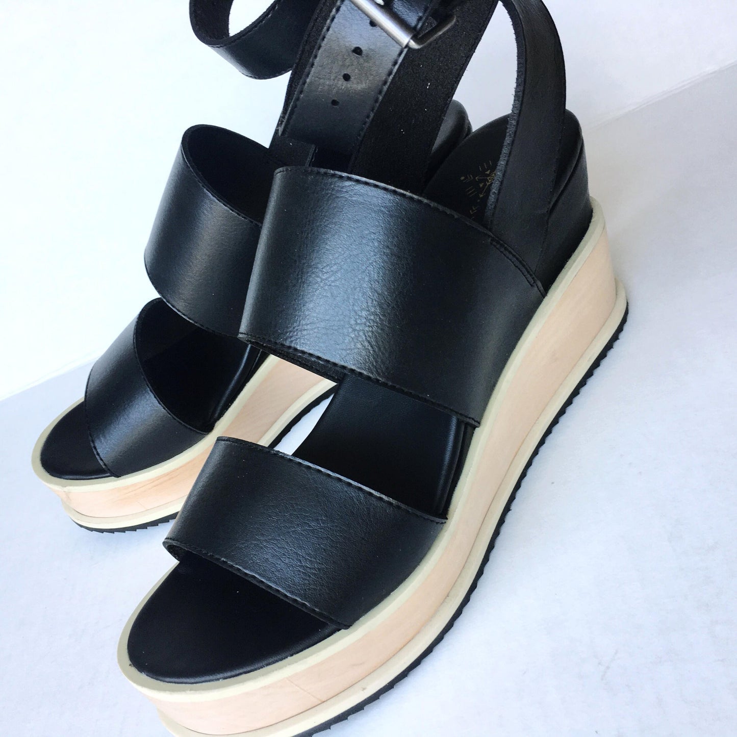 NWT Free People Vegan Dorian Wedge - size 9