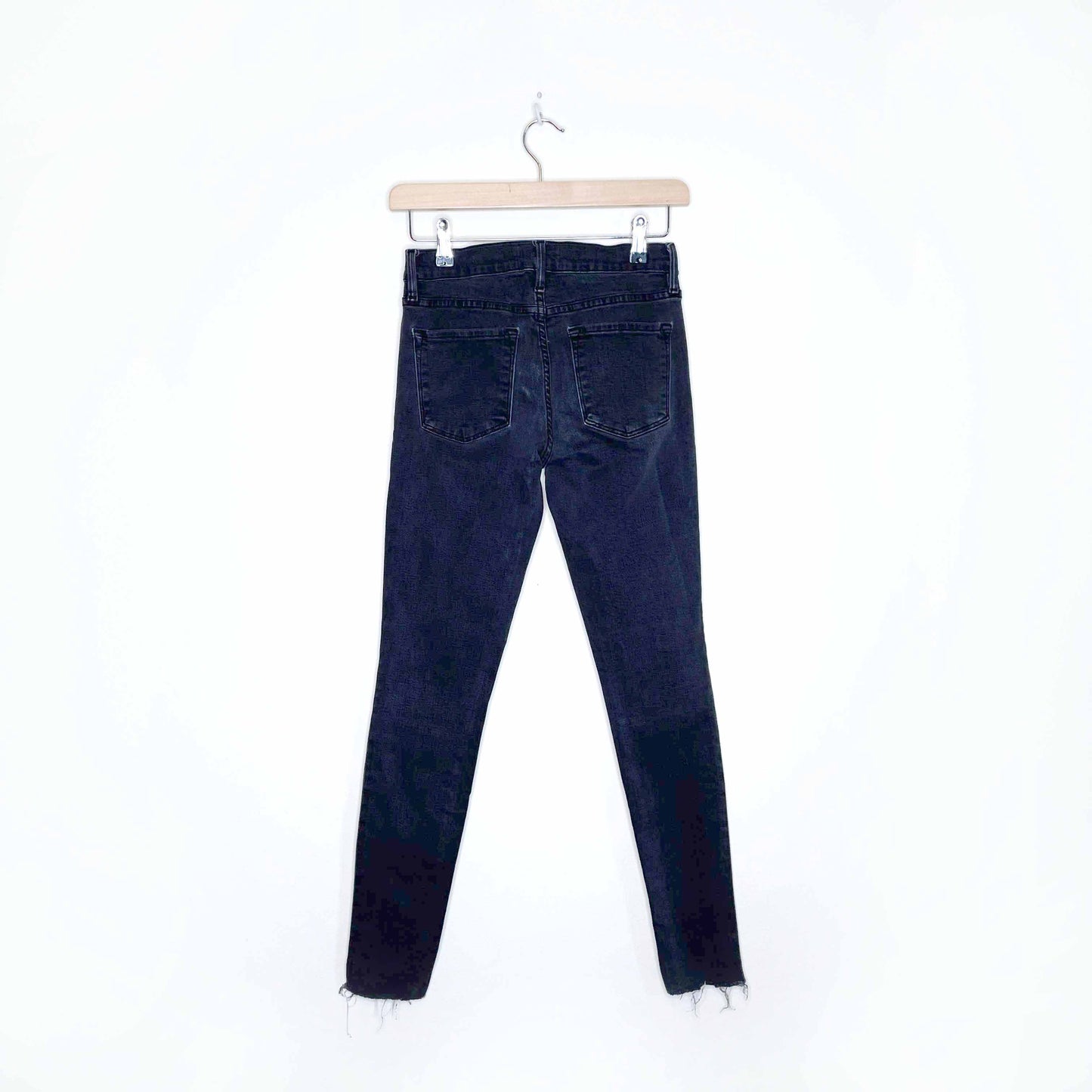 frame le skinny de jeanne in muddywaters - size 26