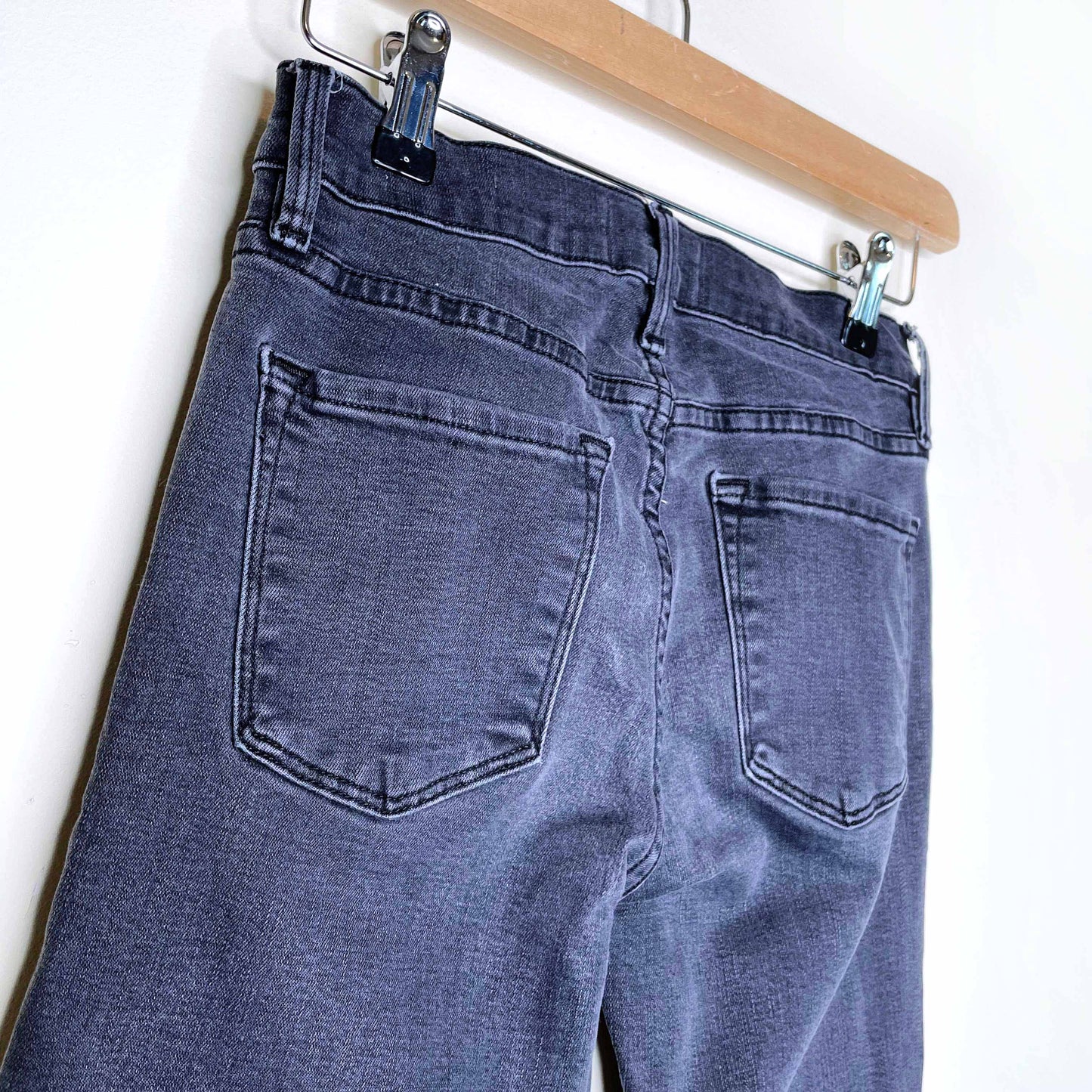 frame le skinny de jeanne in muddywaters - size 26