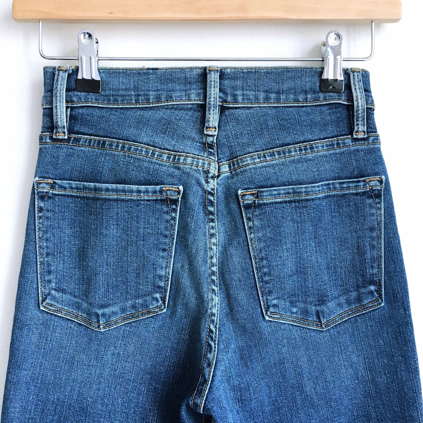 FRAME Ali High rise skinny in navy beach - size 24