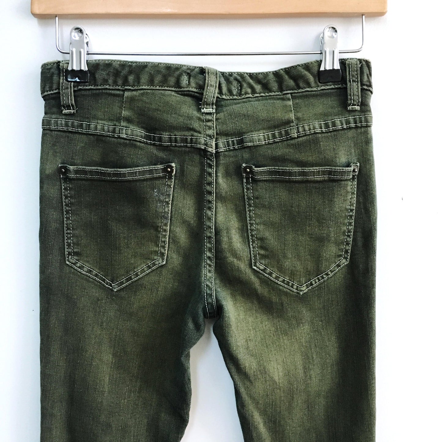 Free People Skinny Jean in army green - size 25