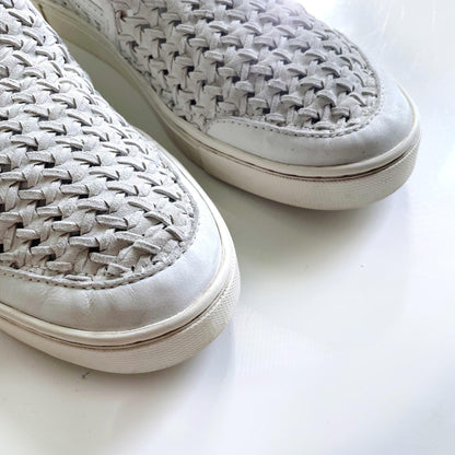 frye gemma white leather woven slip on shoe - size 8