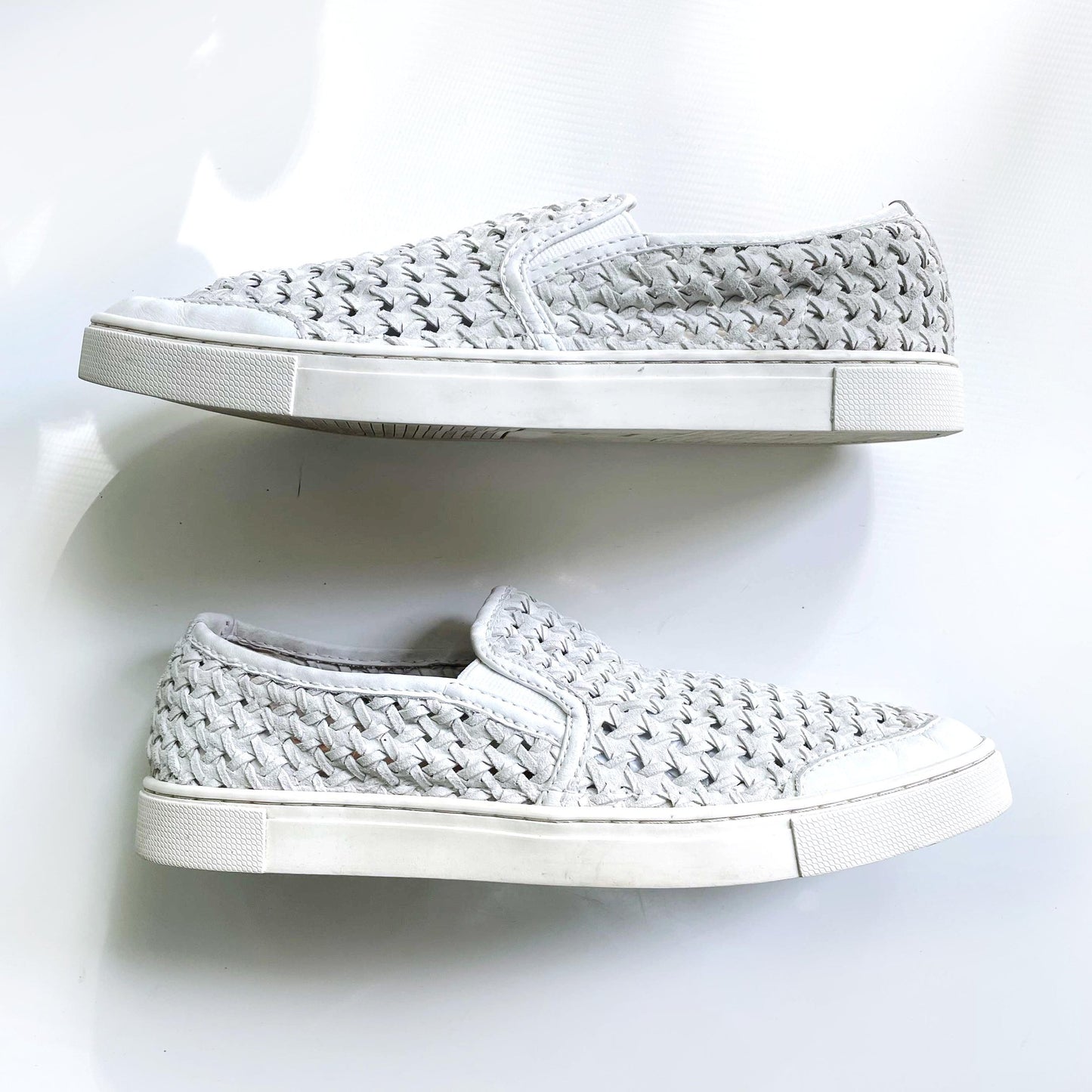 frye gemma white leather woven slip on shoe - size 8