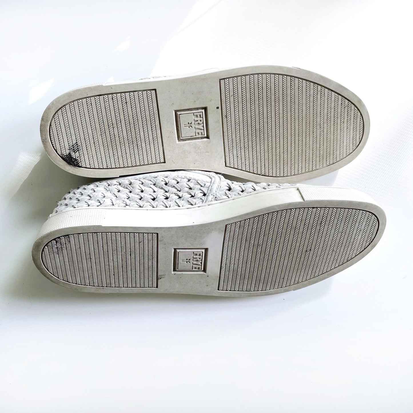 frye gemma white leather woven slip on shoe - size 8