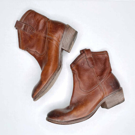 Frye leather short heeled western bootie - size 8