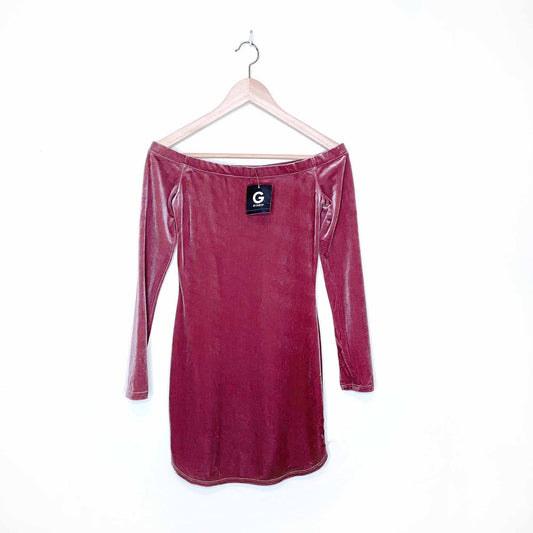 nwt guess pink chloe off shoulder velvet dress - size small