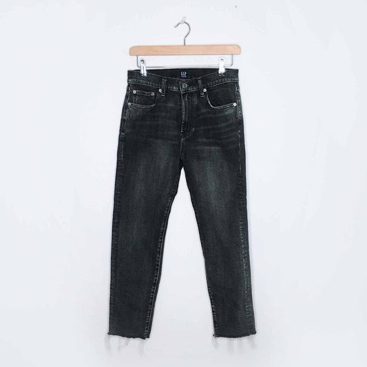 GAP high rise relaxed girlfriend jeans - size 26