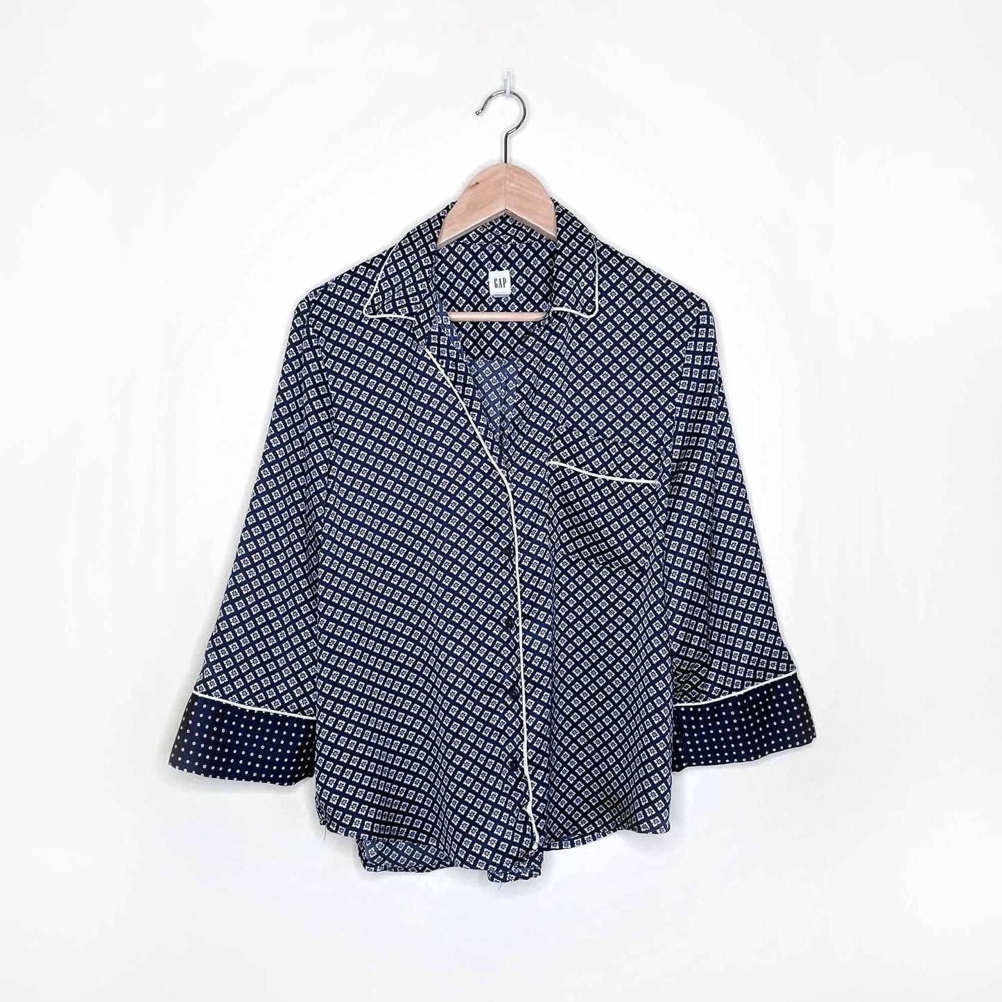 gap pajama print piped satin button down shirt - size medium