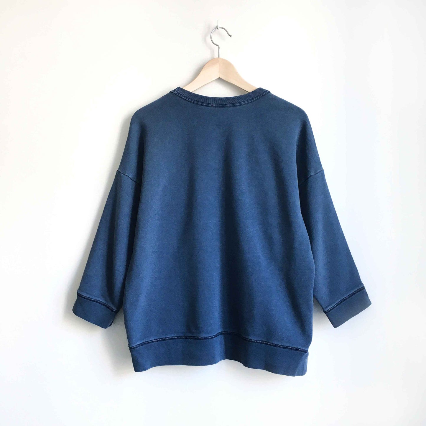 GAP 3/4 sleeve indigo quilted logo sweatshirt - size Large