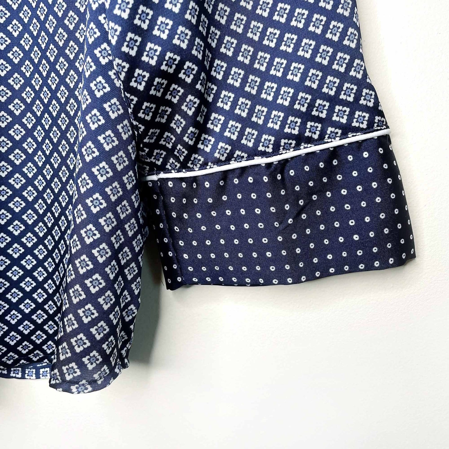 gap pajama print piped satin button down shirt - size medium