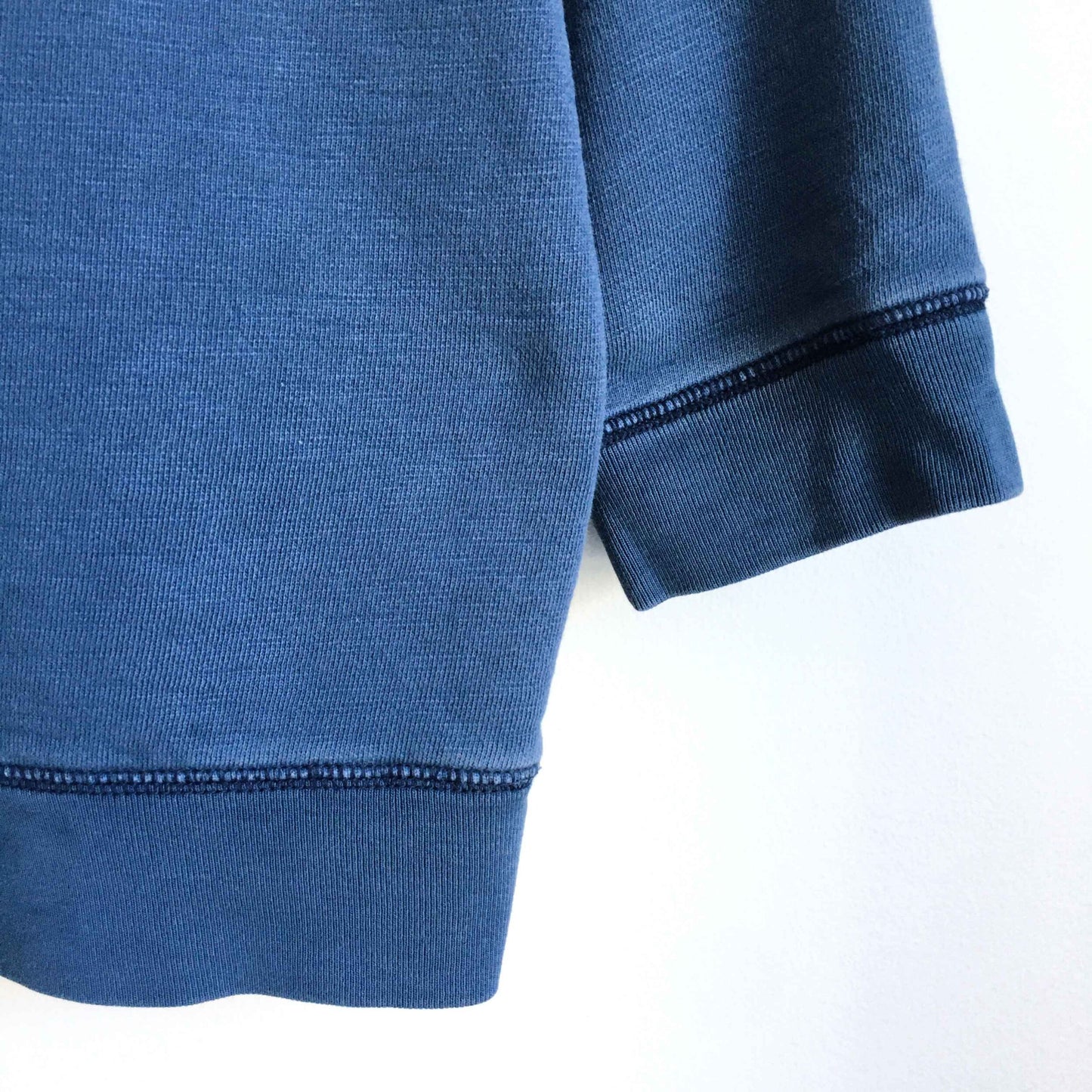 GAP 3/4 sleeve indigo quilted logo sweatshirt - size Large