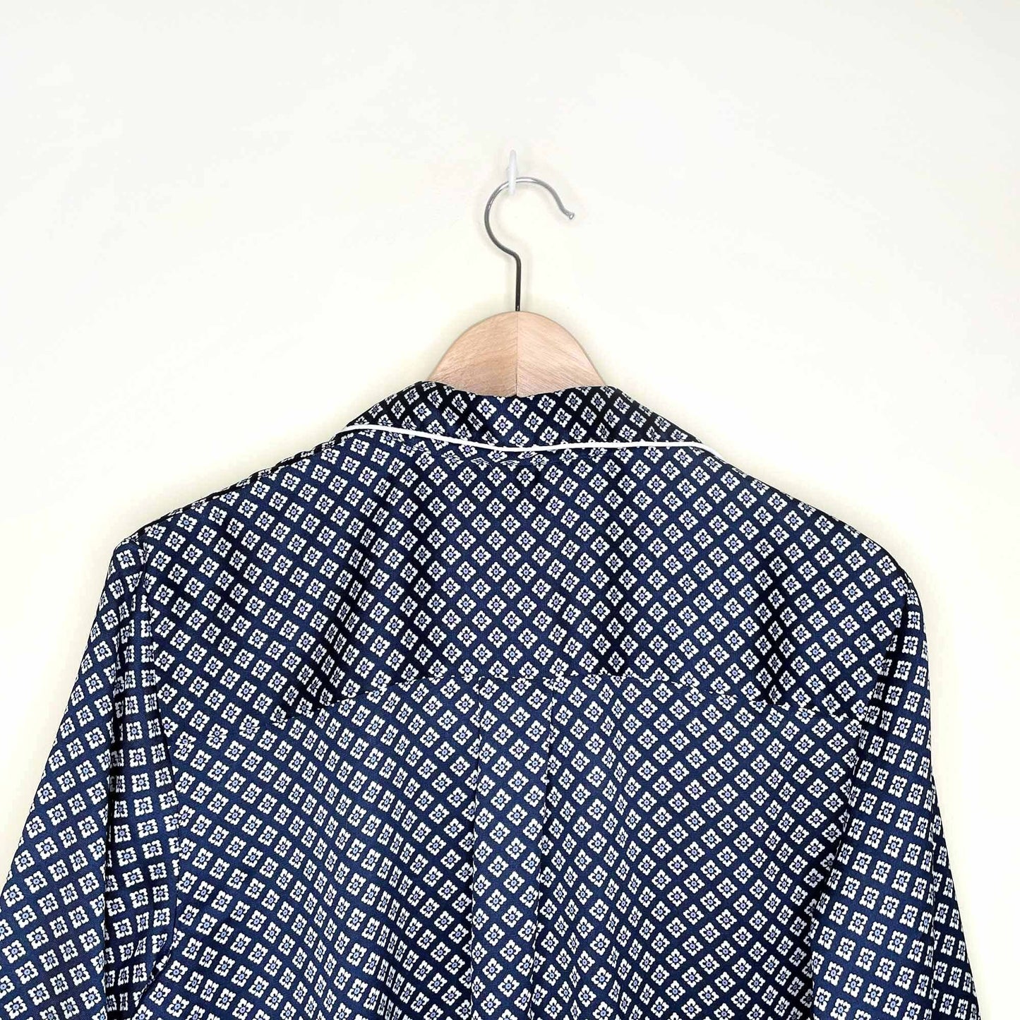 gap pajama print piped satin button down shirt - size medium