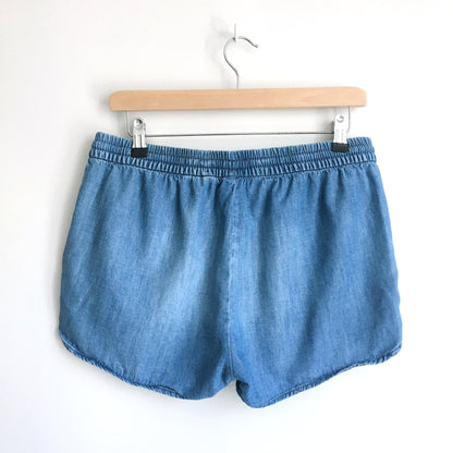 GAP chambray shorts - size Small
