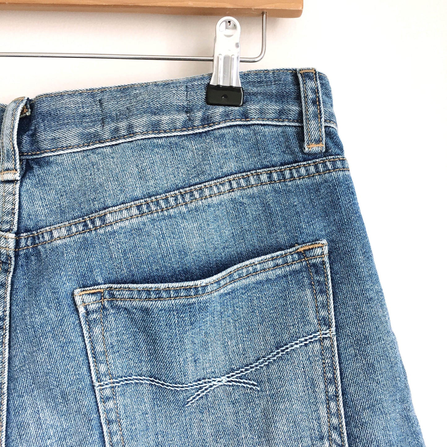 GAP Sexy Boyfriend Shorts - size 27