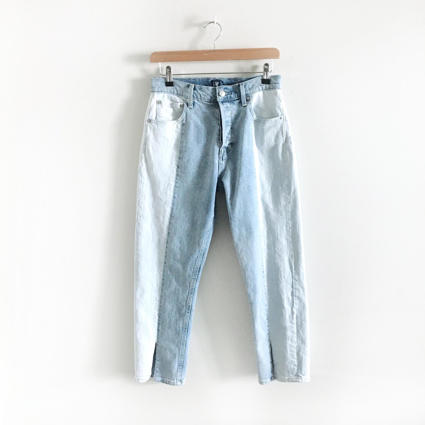 GAP two-toned high rise straight crop - size 27