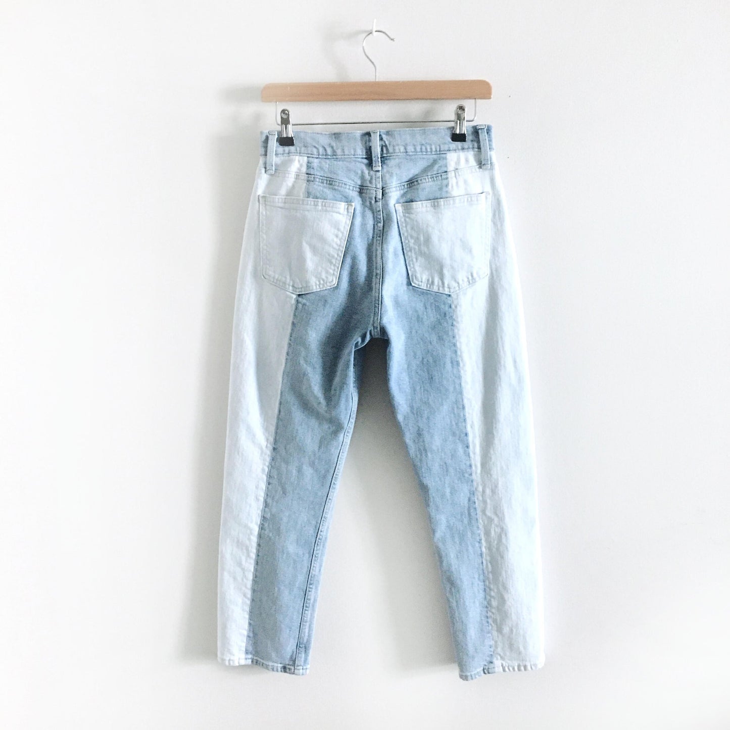 GAP two-toned high rise straight crop - size 27