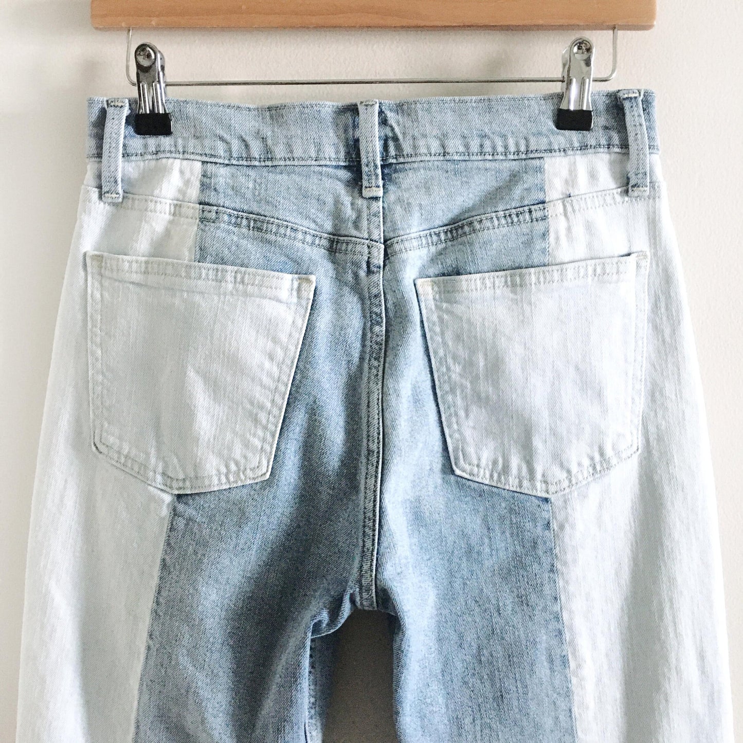 GAP two-toned high rise straight crop - size 27