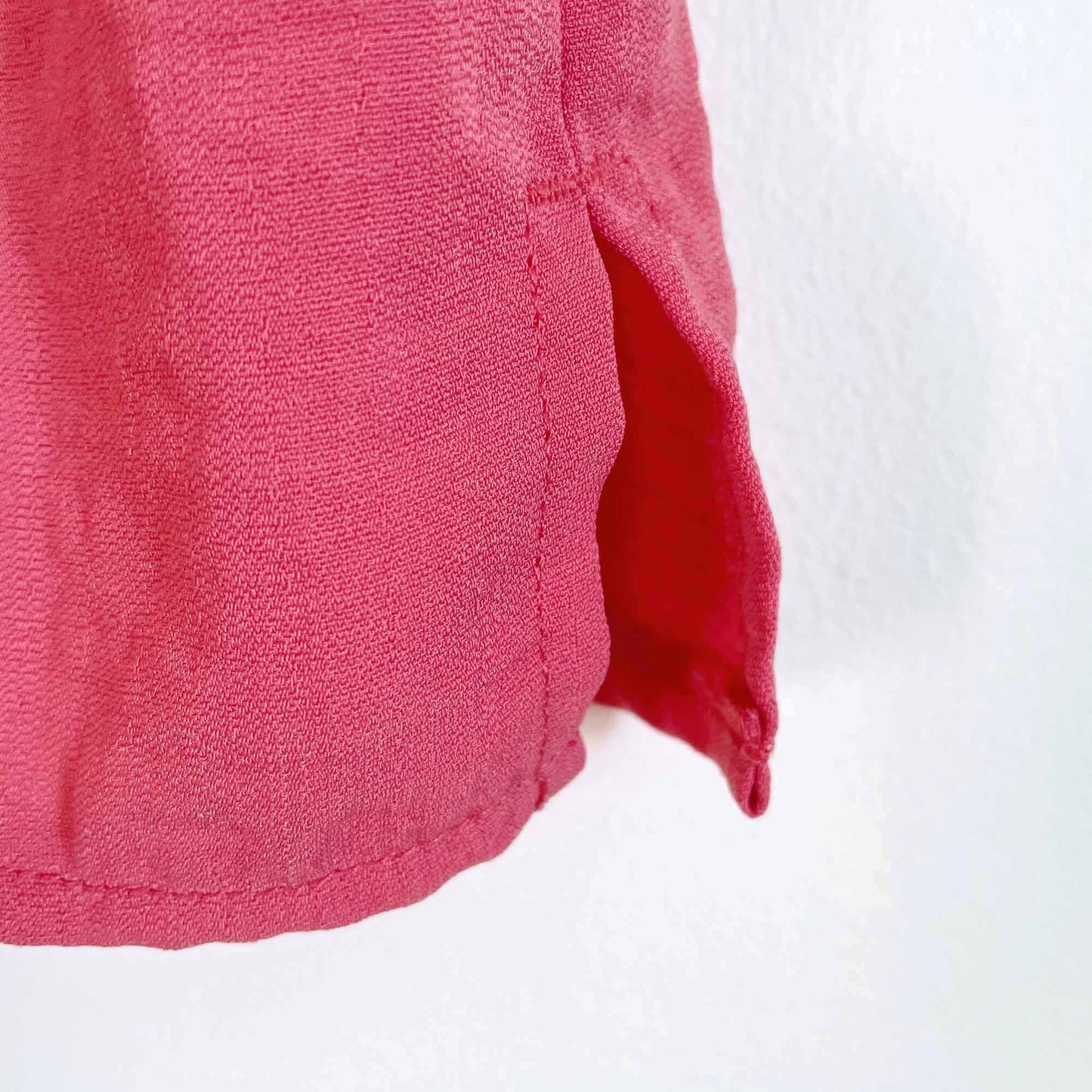 george rolled short sleeve v-neck coral button down - size medium