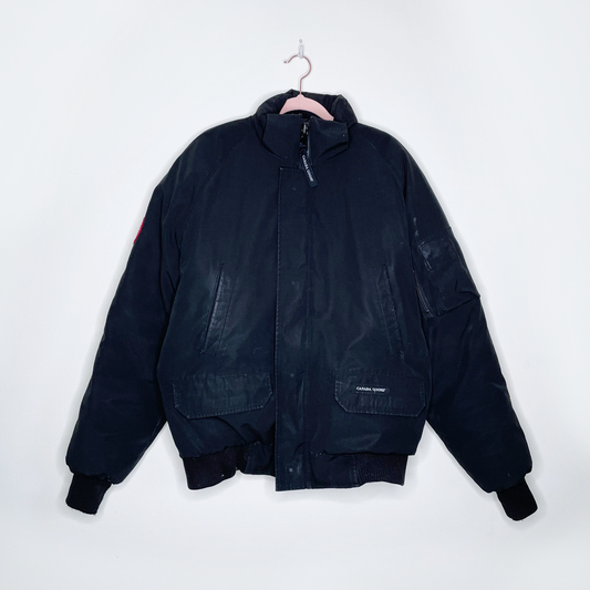 canada goose black short down chilliwack bomber jacket - size medium