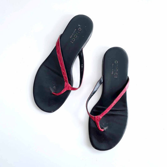 gucci red snakeskin leather thong sandals - size 7.5