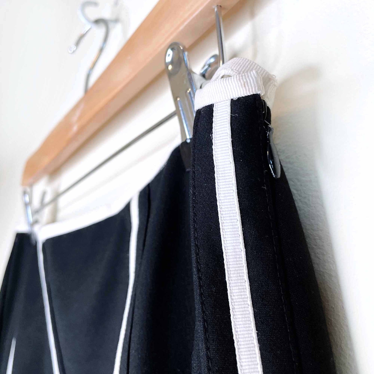 gucci 2000's high rise a-line skirt with contrast piping - size 8