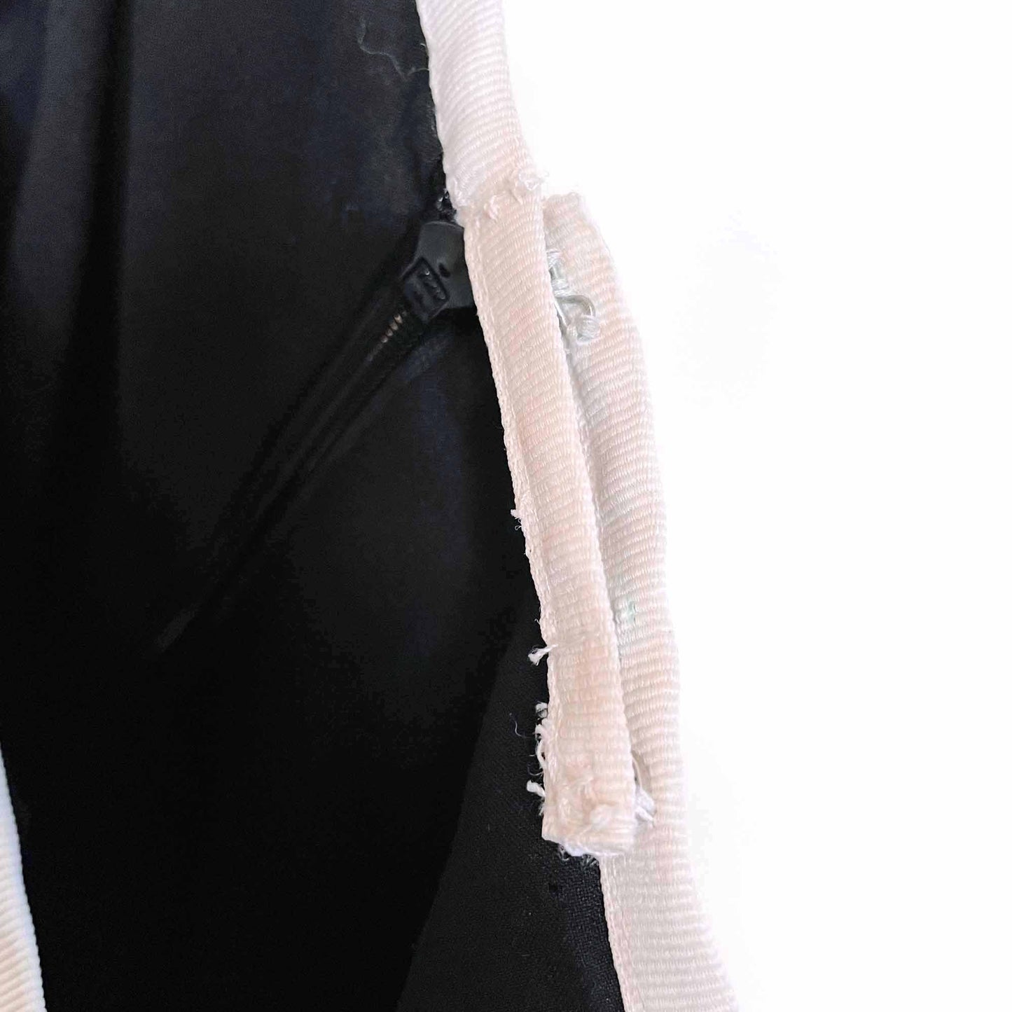 gucci 2000's high rise a-line skirt with contrast piping - size 8