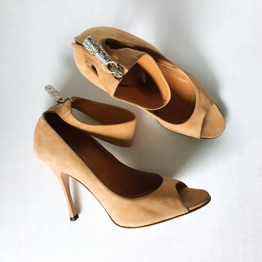 Gucci suede peep toe pumps with ankle strap - size 9