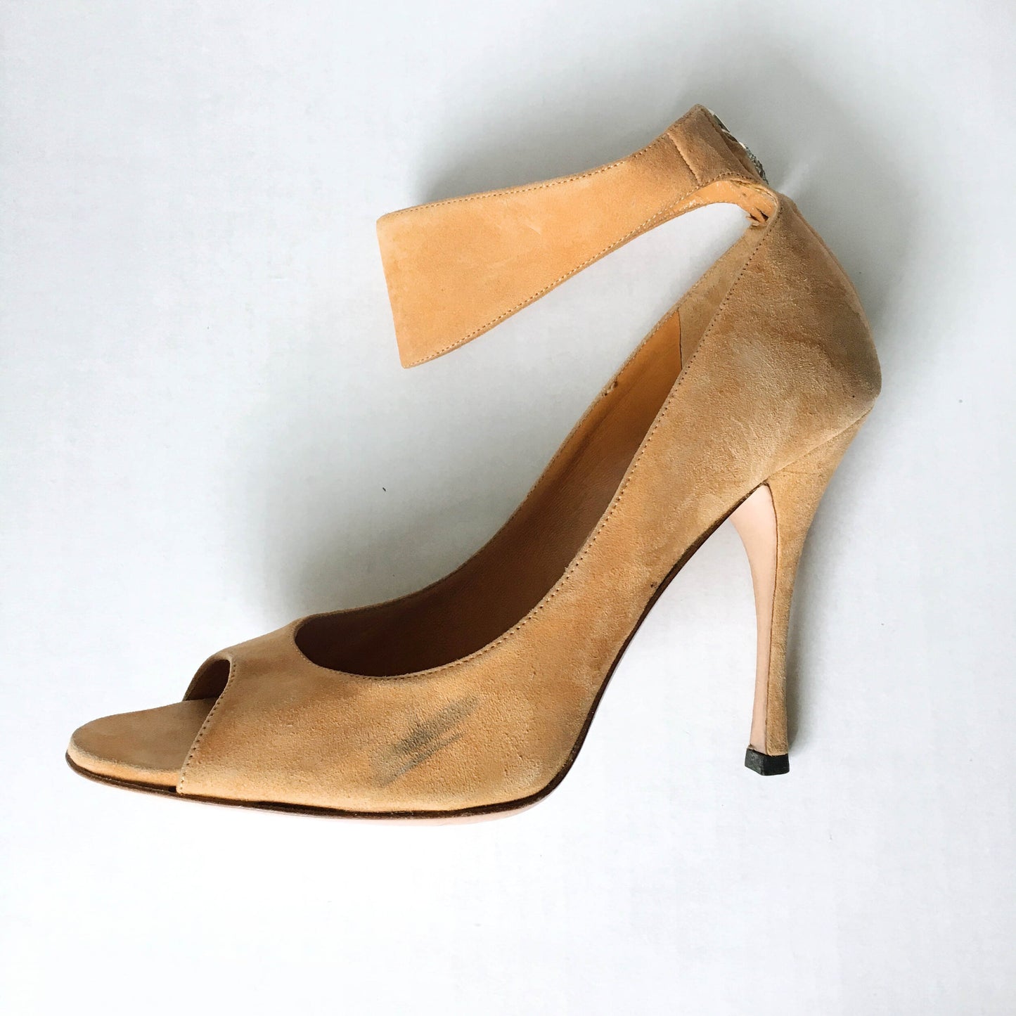 Gucci suede peep toe pumps with ankle strap - size 9