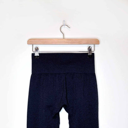 gymshark vital 2.0 seamless leggings in charcoal - size small