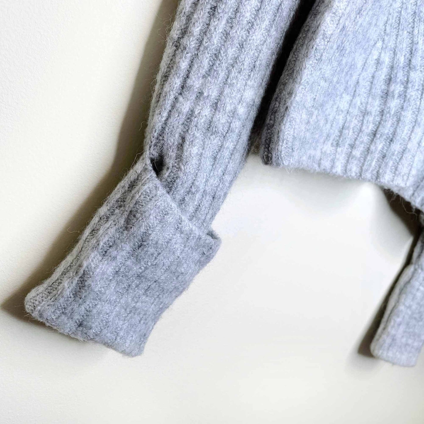 h&m dividend ribbed crewneck wool-alpaca sweater - size small