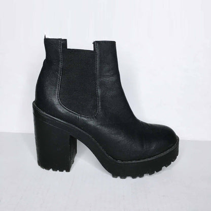 H&M Dividend chunky heeled boots - size 8.5