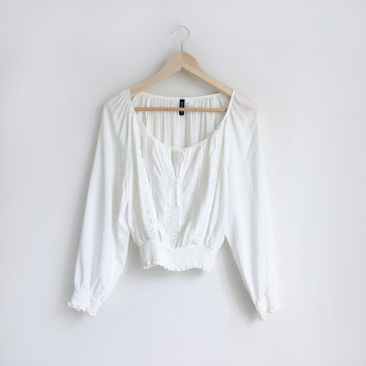 H&M boho peasant crop top - size 6