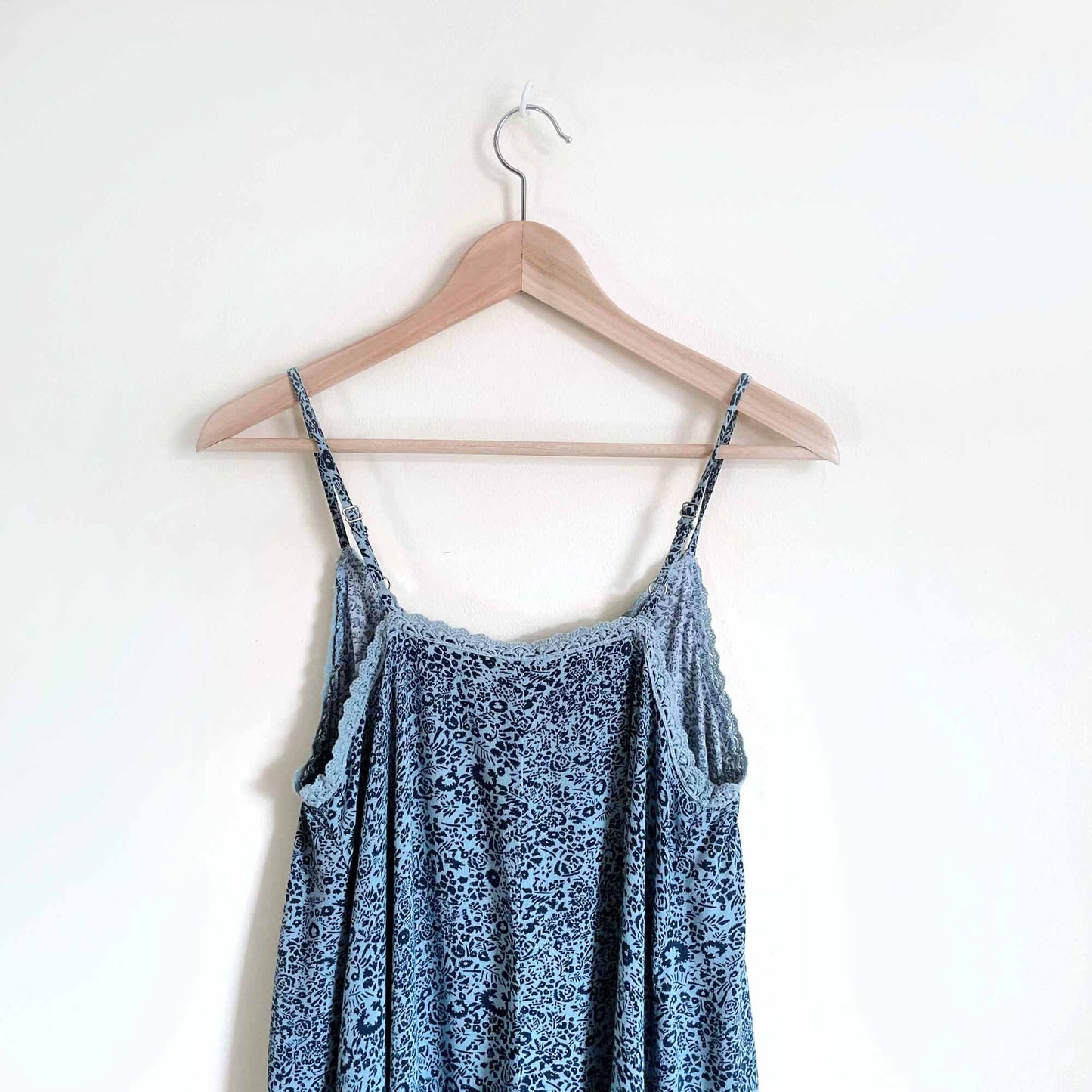 Harlow floral slip dress with crochet lace trim - size Small