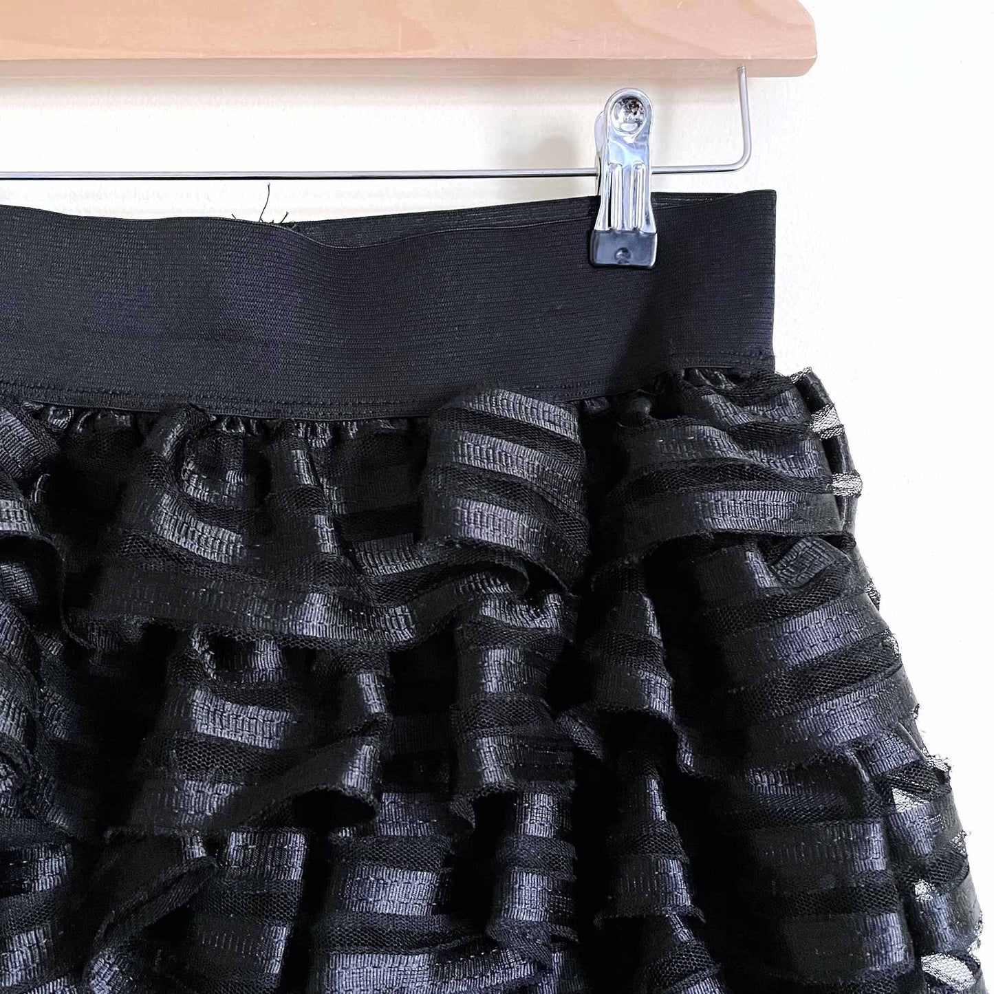 h&m tiered ruffle mini skirt - size small