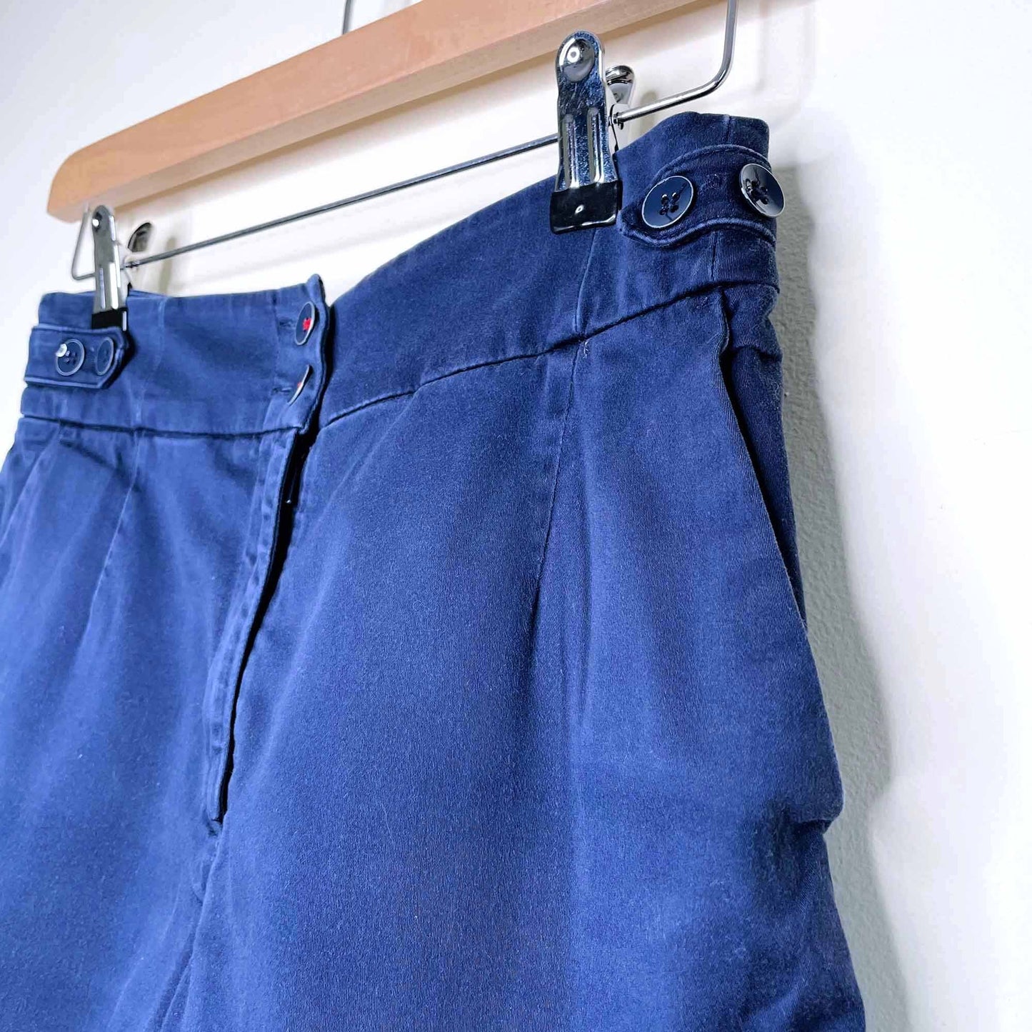 h&m high rise trouser shorts - size 4