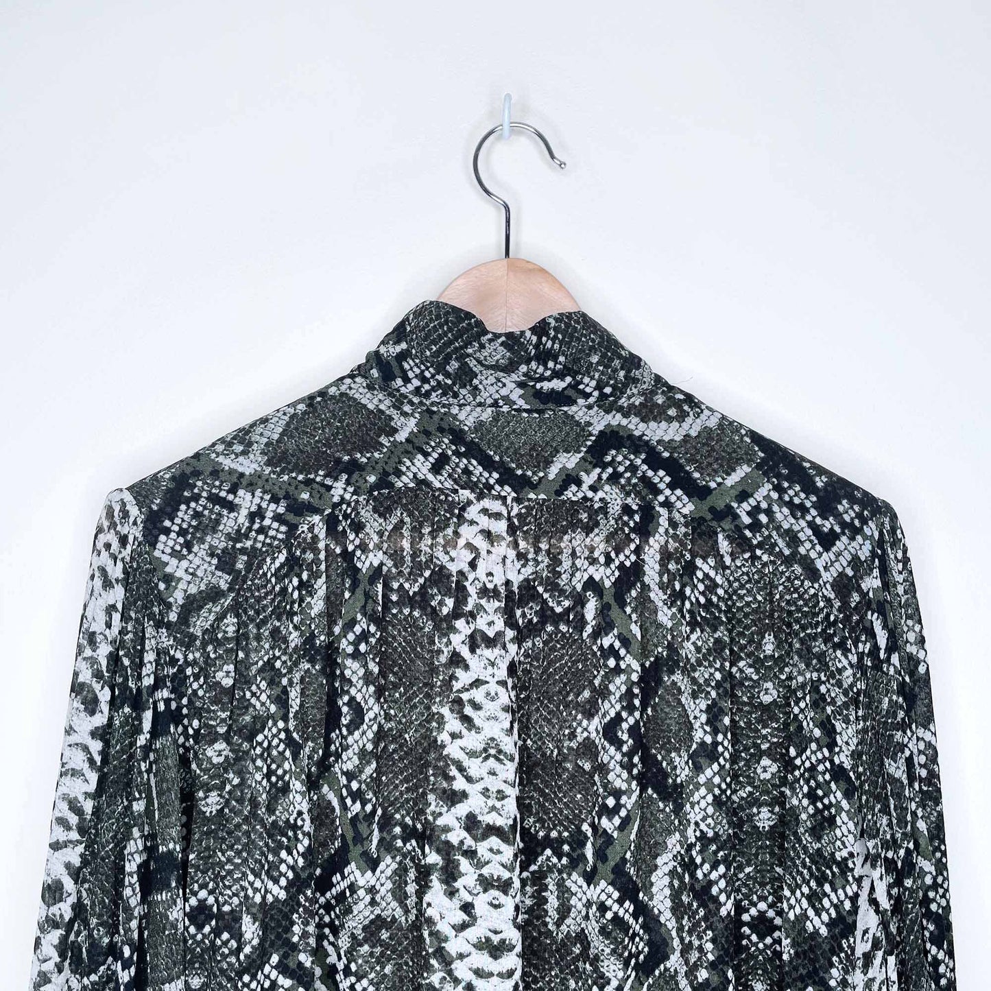 h&m airy chiffon snakeprint balloon sleeve blouse - size medium