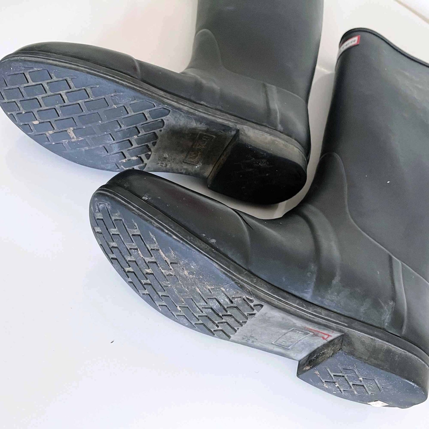 Hunter original unisex black tall rain boot - size 6M / 7F