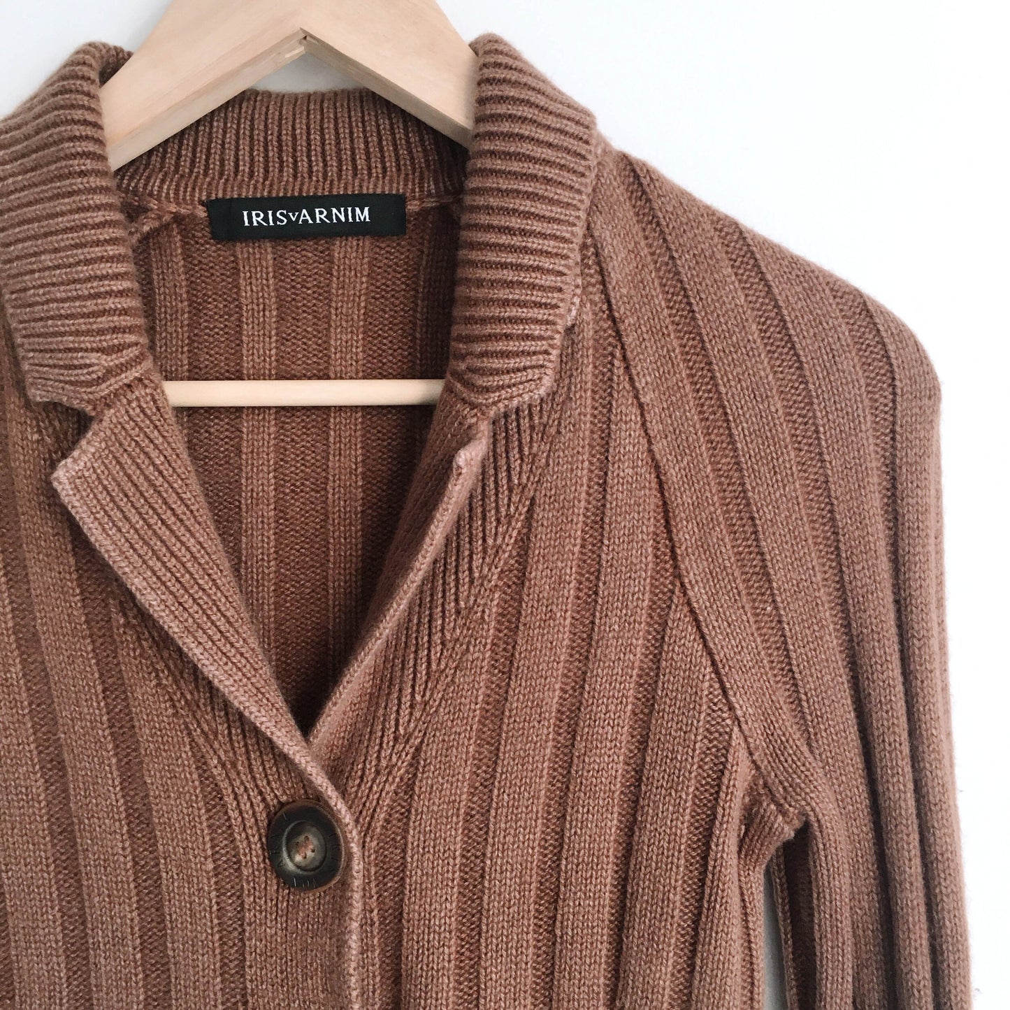 Iris von Arnim ribbed Cashmere Cardigan - size Medium