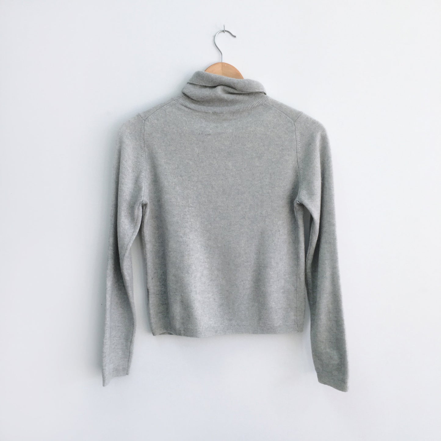ISLE Cashmere Turtleneck - size Small